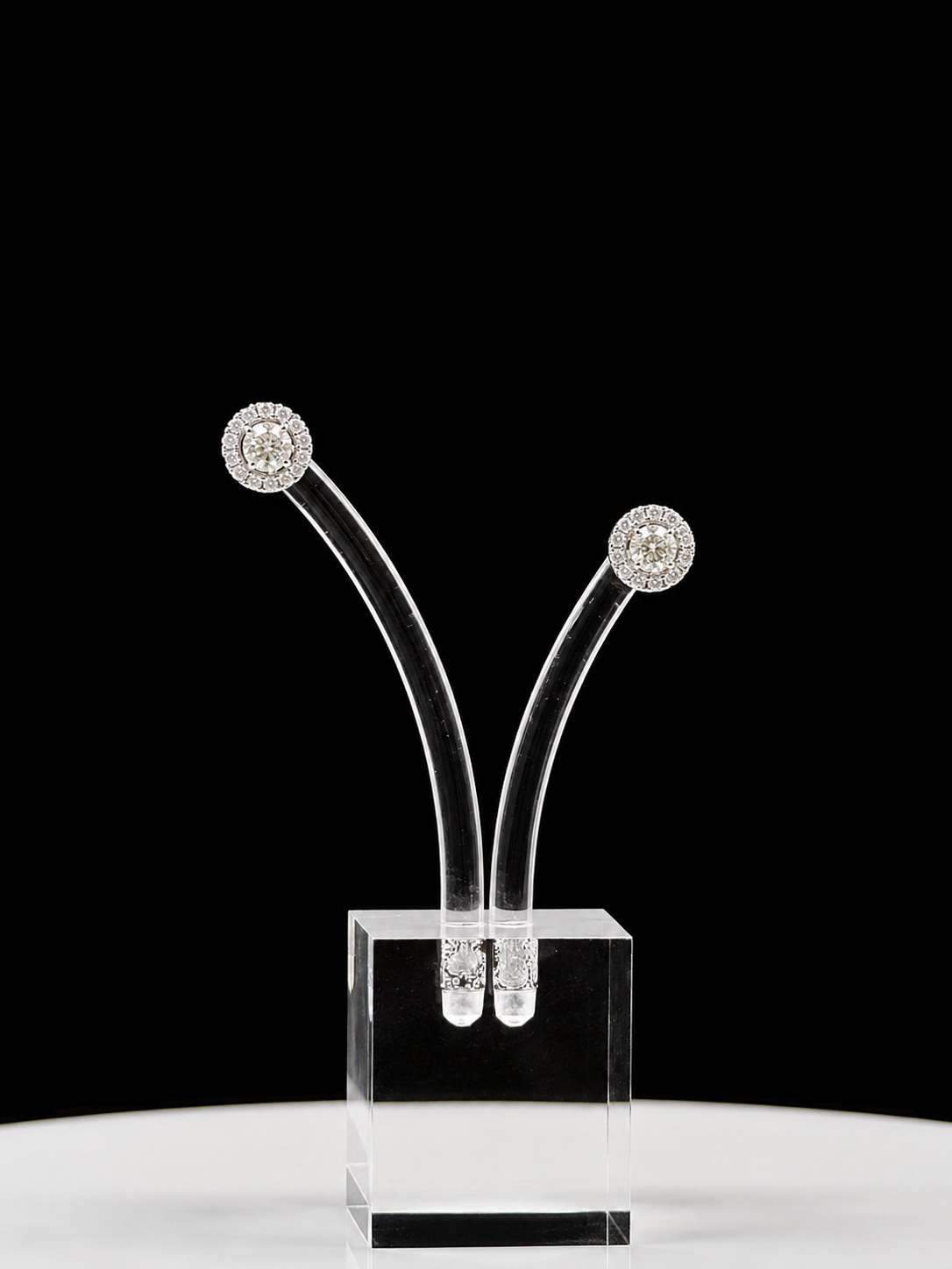 Halo Studs